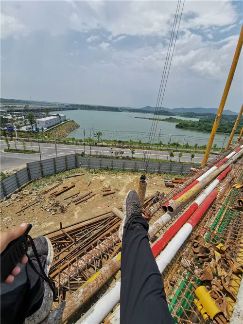 大观区作业中发生设备损坏或人员意外，责任怎么划分？